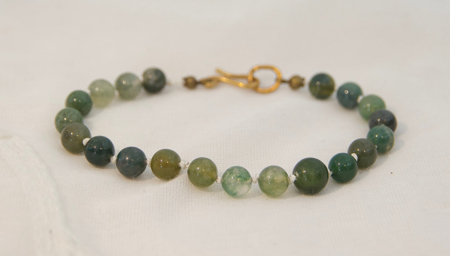 Different sized jasper beaded bracelet 