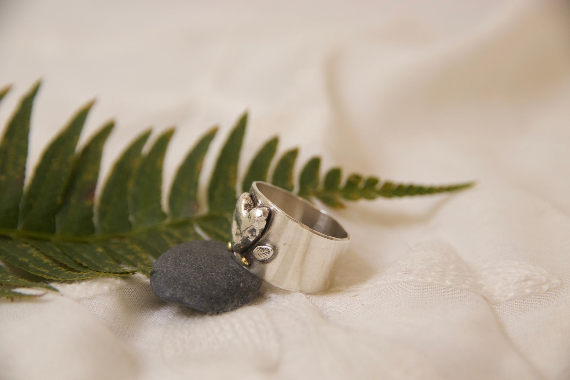 full side showing shape of the ring