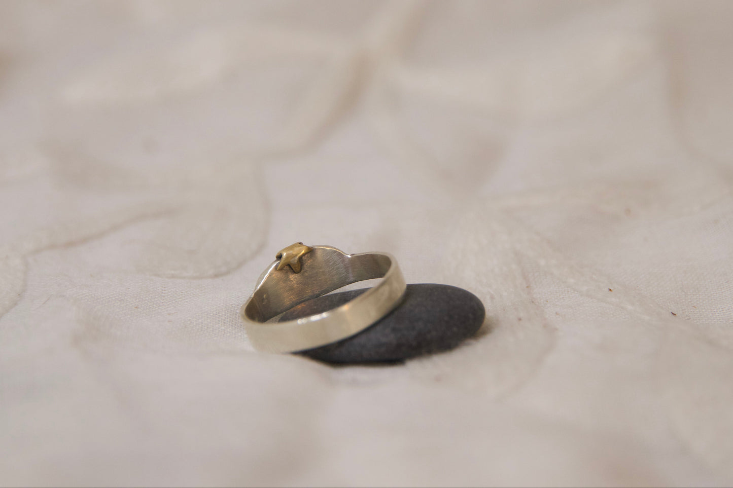 Star on the back of ring