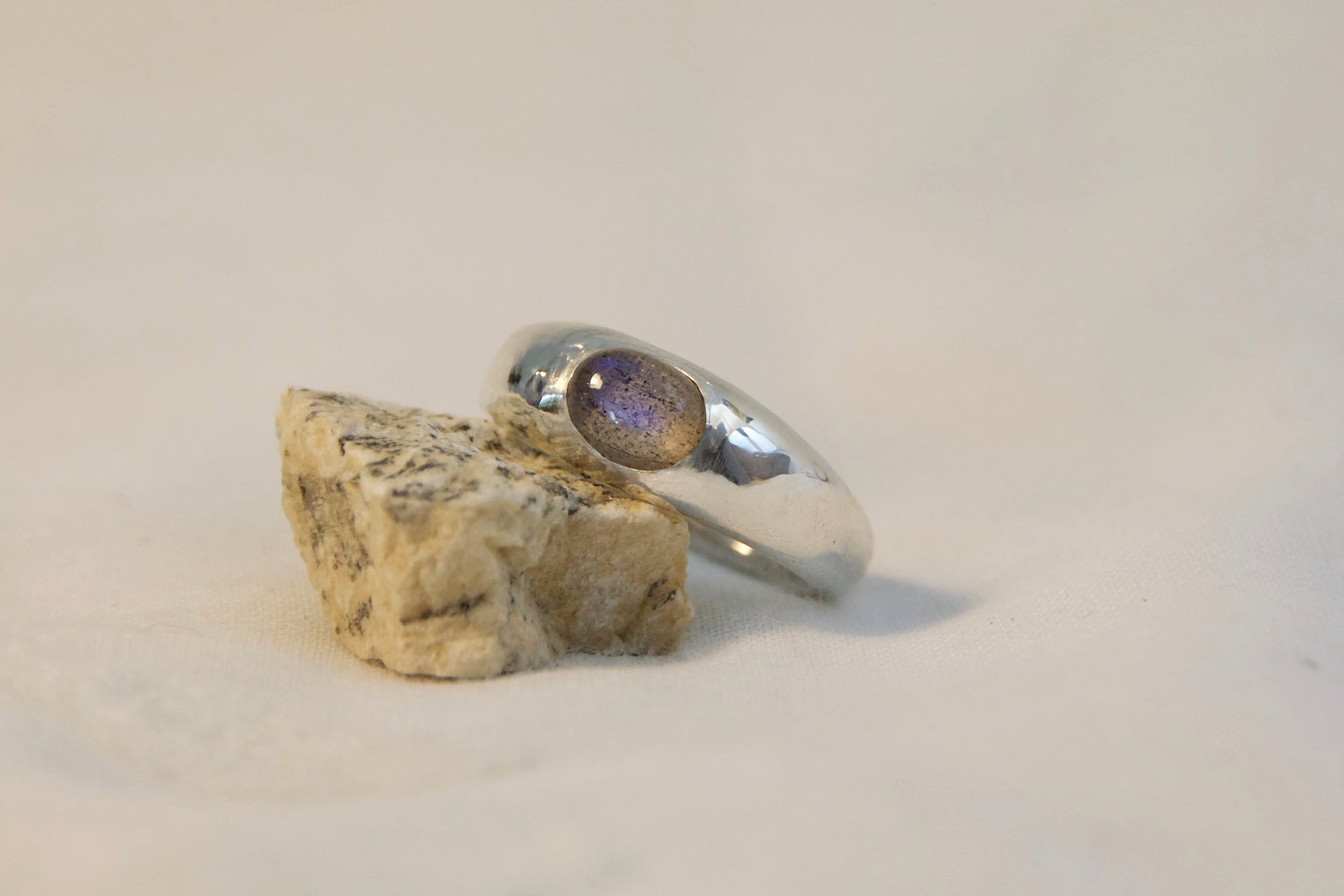 Sterling silver labradorite ring